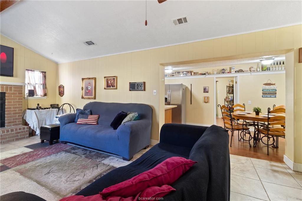 10072 Riley Green, Franklin, TX 77856 — photo 4