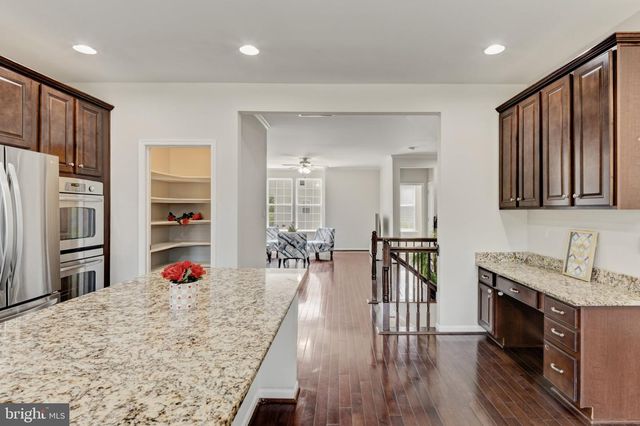 24837 MASON TER, Chantilly, VA 20152