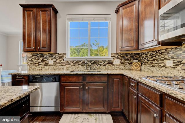 24837 MASON TER, Chantilly, VA 20152