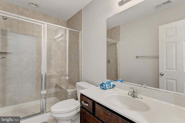 24837 MASON TER, Chantilly, VA 20152