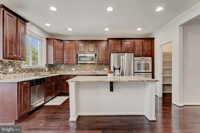 24837 MASON TER, Chantilly, VA 20152