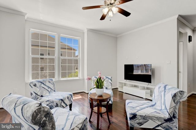 24837 MASON TER, Chantilly, VA 20152