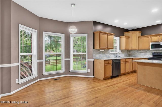 13012 Willow Forest Dr, Louisville, KY 40245