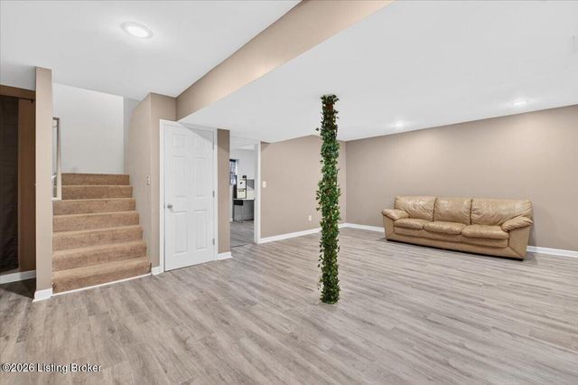 13012 Willow Forest Dr, Louisville, KY 40245