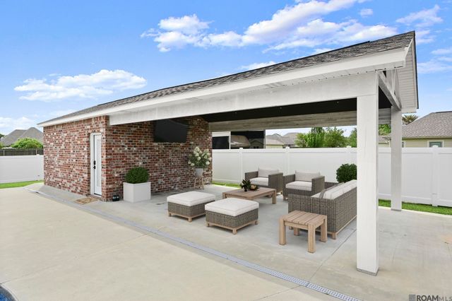 40157 Parker Rd, Prairieville, LA 70769