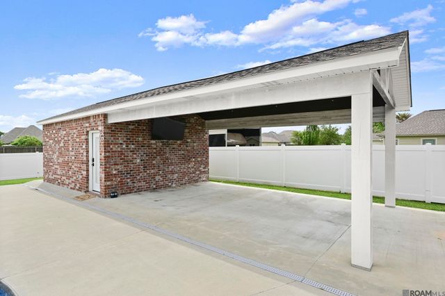 40157 Parker Rd, Prairieville, LA 70769