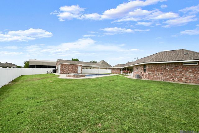 40157 Parker Rd, Prairieville, LA 70769