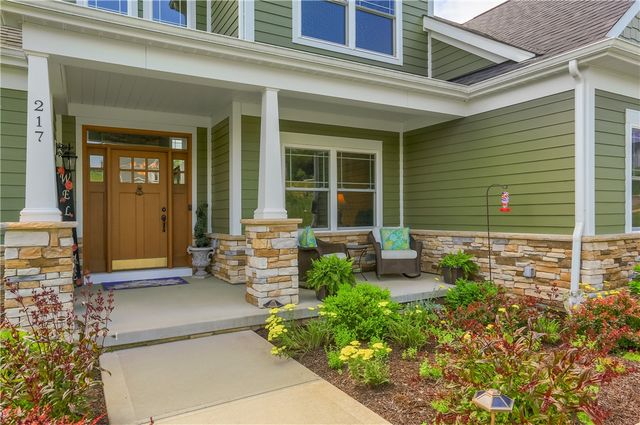 217 Hickory Ln, Adams Twp, PA 16046