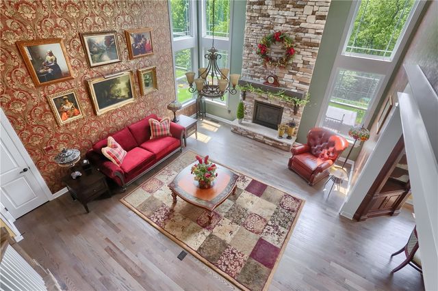 217 Hickory Ln, Adams Twp, PA 16046