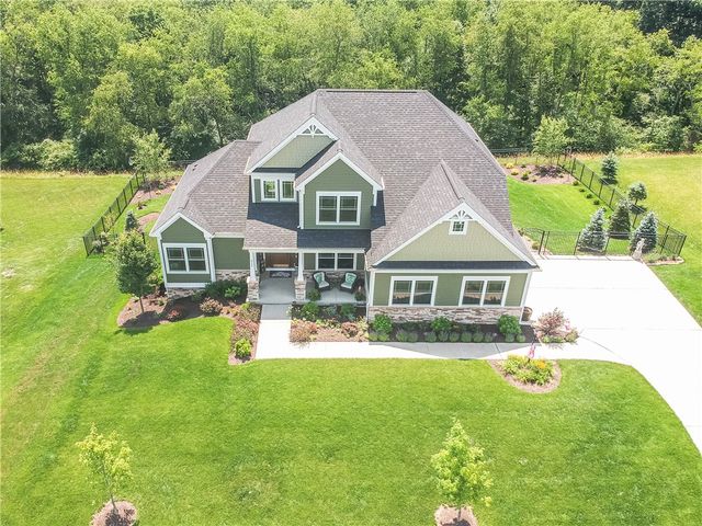 217 Hickory Ln, Adams Twp, PA 16046