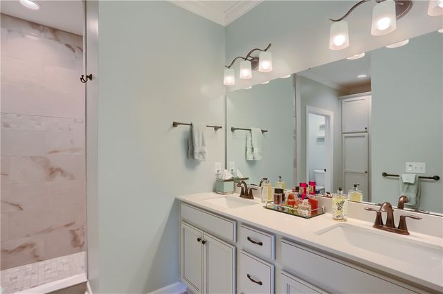 217 Hickory Ln, Adams Twp, PA 16046