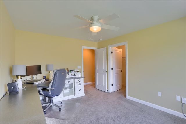 217 Hickory Ln, Adams Twp, PA 16046