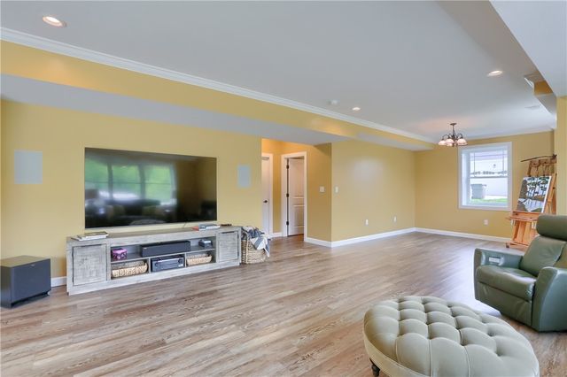 217 Hickory Ln, Adams Twp, PA 16046
