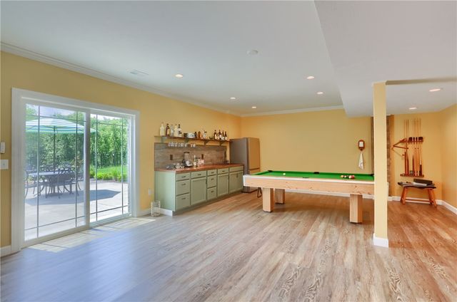 217 Hickory Ln, Adams Twp, PA 16046