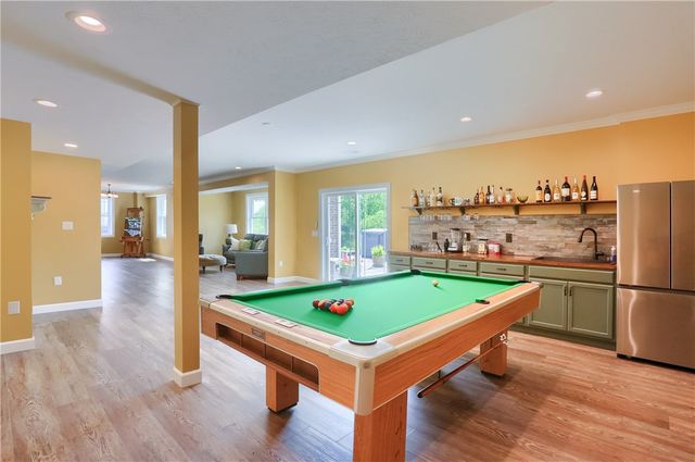217 Hickory Ln, Adams Twp, PA 16046