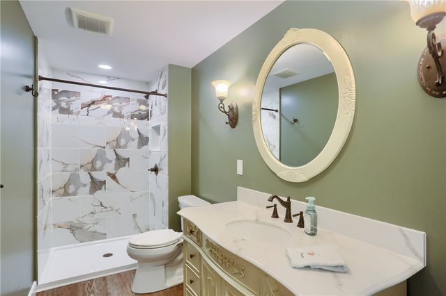 217 Hickory Ln, Adams Twp, PA 16046