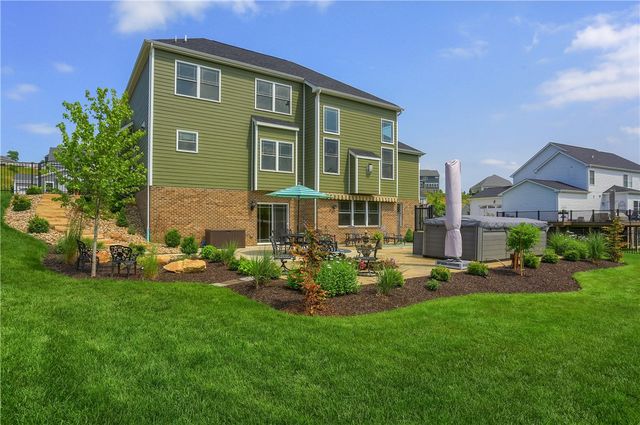 217 Hickory Ln, Adams Twp, PA 16046
