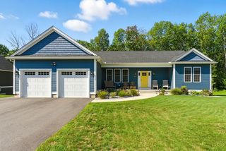 25 Sycamore Circle, Belchertown, MA 01007