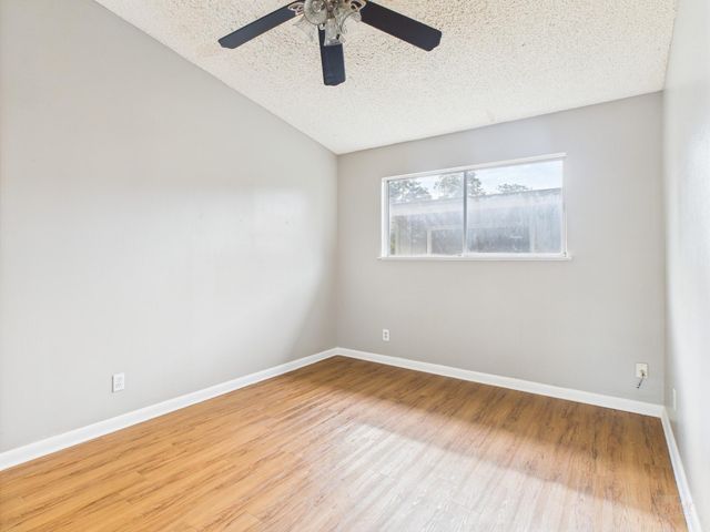 616 51st. ST 104, Austin, TX 78751