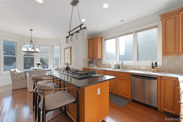 717 S Kenwood Avenue, Royal Oak, MI 48067