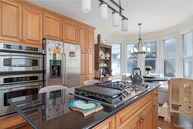 717 S Kenwood Avenue, Royal Oak, MI 48067