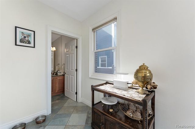 717 S Kenwood Avenue, Royal Oak, MI 48067