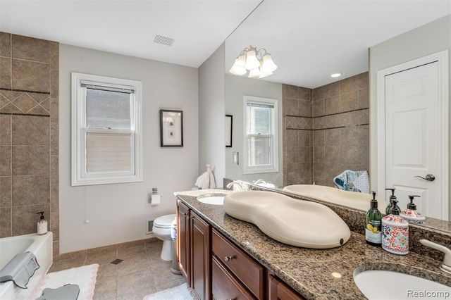 717 S Kenwood Avenue, Royal Oak, MI 48067