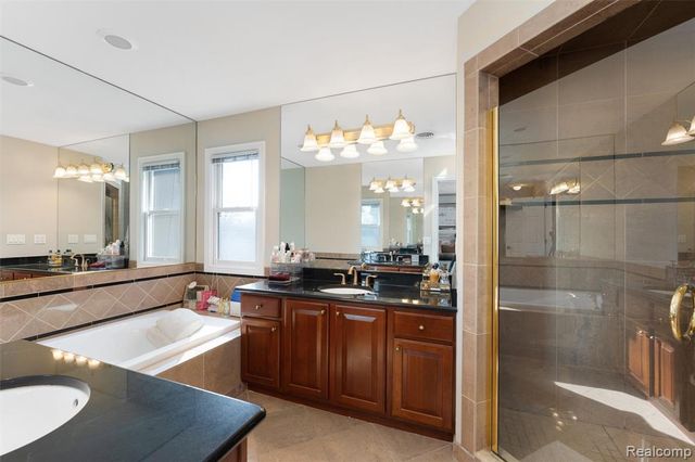 717 S Kenwood Avenue, Royal Oak, MI 48067