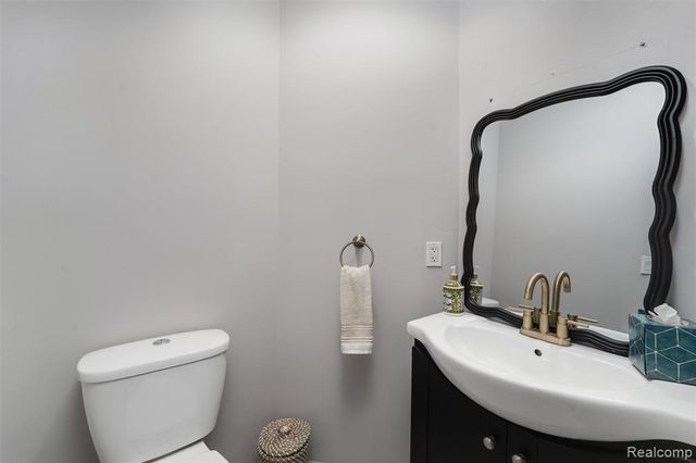 717 S Kenwood Avenue, Royal Oak, MI 48067