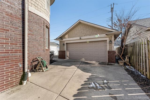 717 S Kenwood Avenue, Royal Oak, MI 48067