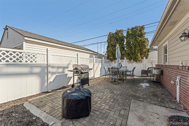 717 S Kenwood Avenue, Royal Oak, MI 48067