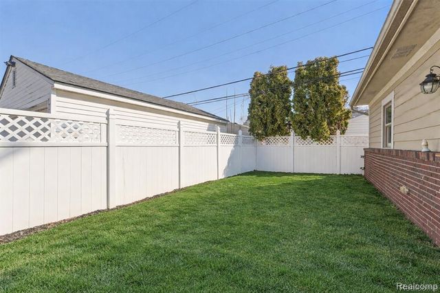 717 S Kenwood Avenue, Royal Oak, MI 48067