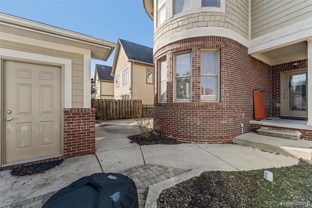 717 S Kenwood Avenue, Royal Oak, MI 48067