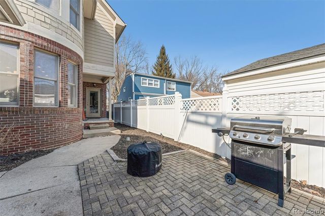 717 S Kenwood Avenue, Royal Oak, MI 48067