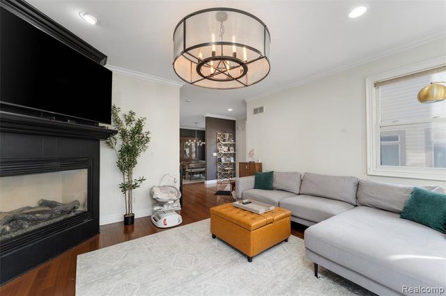 717 S Kenwood Avenue, Royal Oak, MI 48067