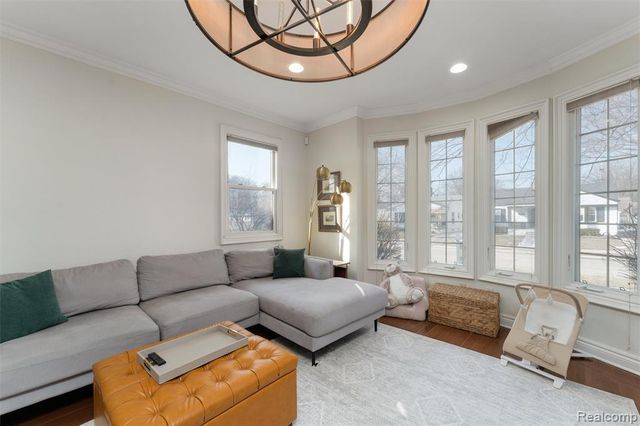 717 S Kenwood Avenue, Royal Oak, MI 48067