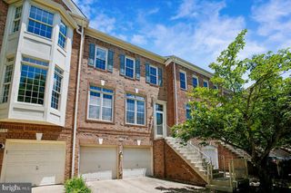 9574 LAGERSFIELD CIR, Vienna, VA 22181