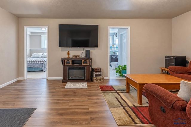 3360 COLVIN, Rapid City, SD 57703