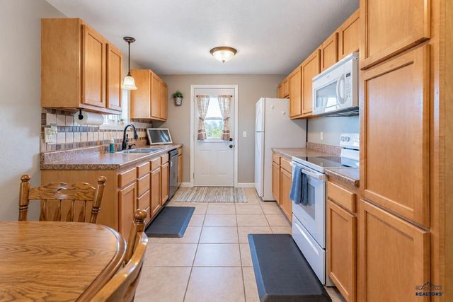 3360 COLVIN, Rapid City, SD 57703