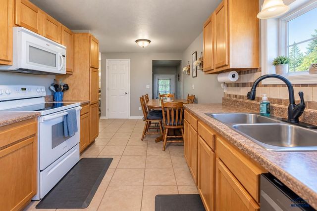 3360 COLVIN, Rapid City, SD 57703