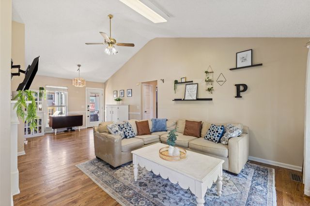 105 Heathcote Ct, Goodlettsville, TN 37072