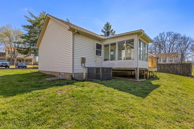 105 Heathcote Ct, Goodlettsville, TN 37072