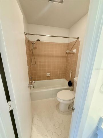 7880 PALM AIRE LANE 203, Sarasota, FL 34243