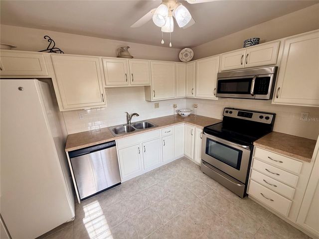 7880 PALM AIRE LANE 203, Sarasota, FL 34243