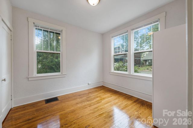 181 Courtland Place, Asheville, NC 28801