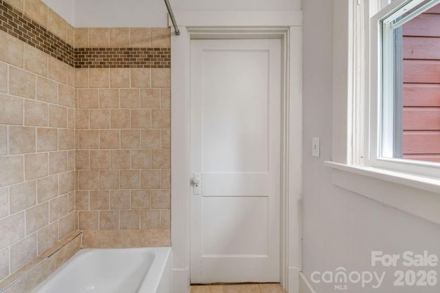 181 Courtland Place, Asheville, NC 28801