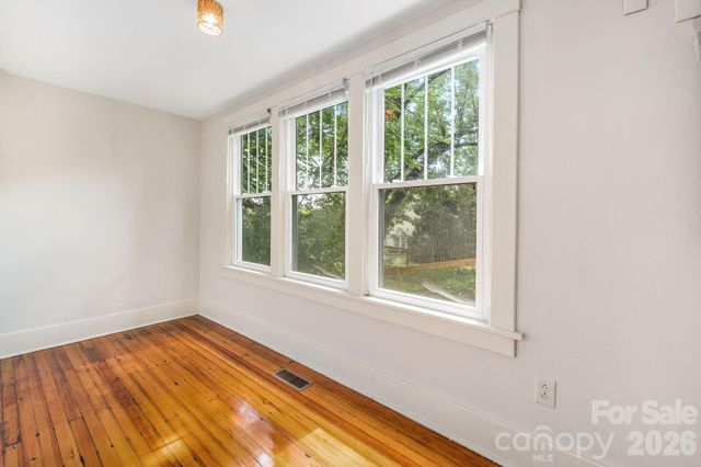 181 Courtland Place, Asheville, NC 28801