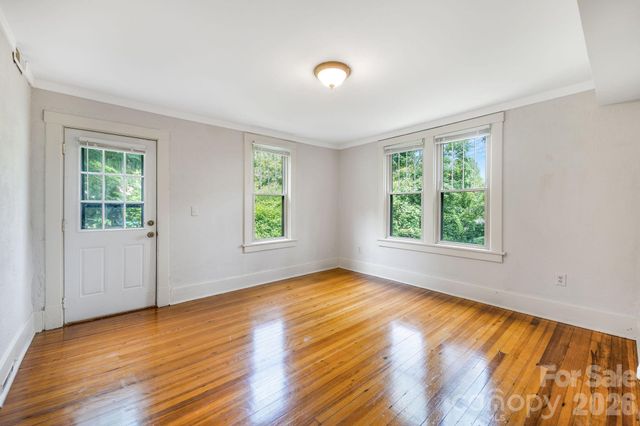 181 Courtland Place, Asheville, NC 28801
