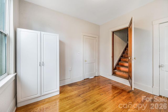 181 Courtland Place, Asheville, NC 28801