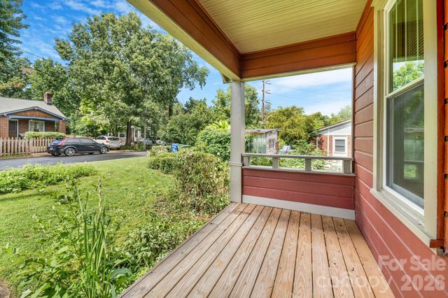 181 Courtland Place, Asheville, NC 28801